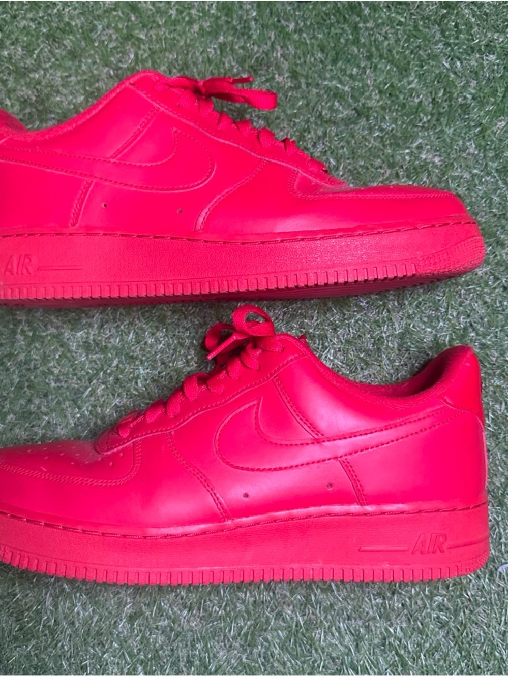 Nike Low-Top Sneakers in Bright Red
